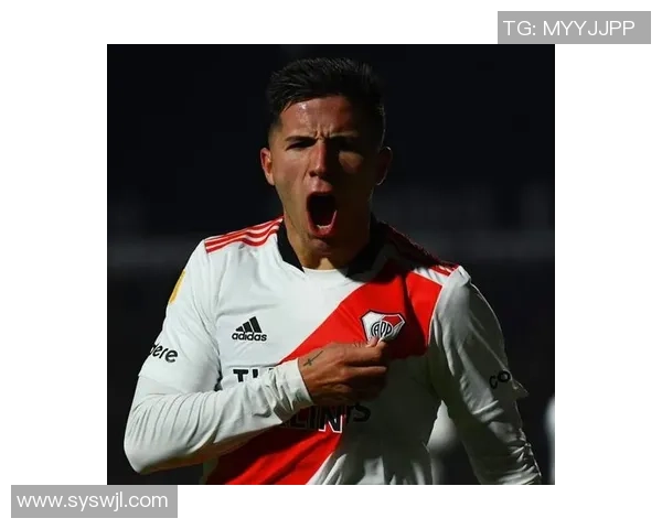 足球明星恩佐精彩瞬间挂图展示他的辉煌成就与球场魅力